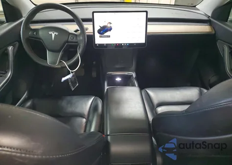 2022 Tesla Model Y из США, поврежденный, VIN 7SAYGDEE3NF480251